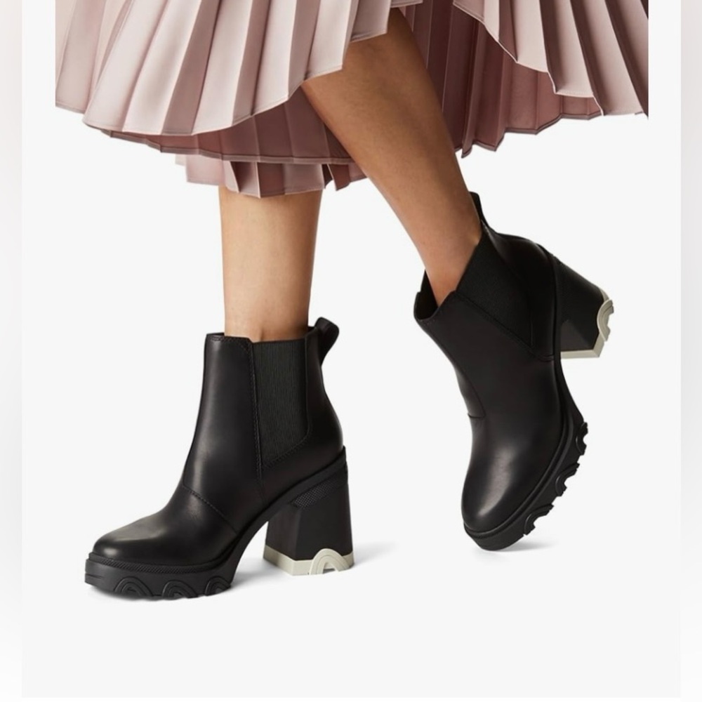 Sorel Brex Heel Chelsea Boots - women’s 8 NWT